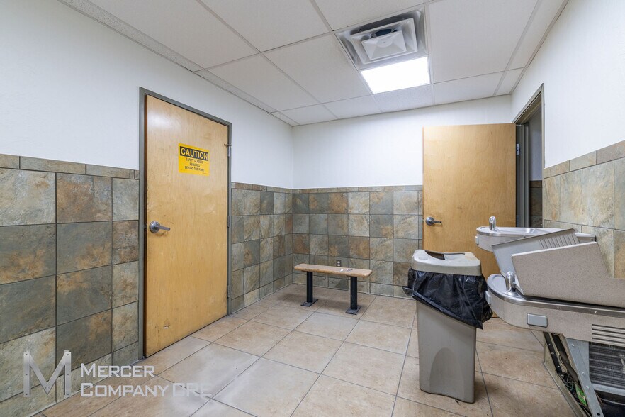 More Photos Of 400 Glade Ave, Oklahoma City Manufacturing For Lease