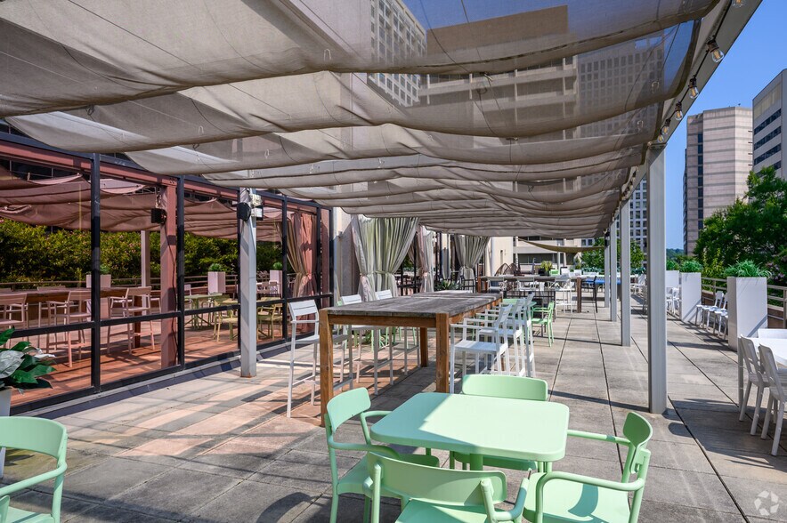 More Photos Of 1100 Wilson Blvd, Arlington Office For Lease