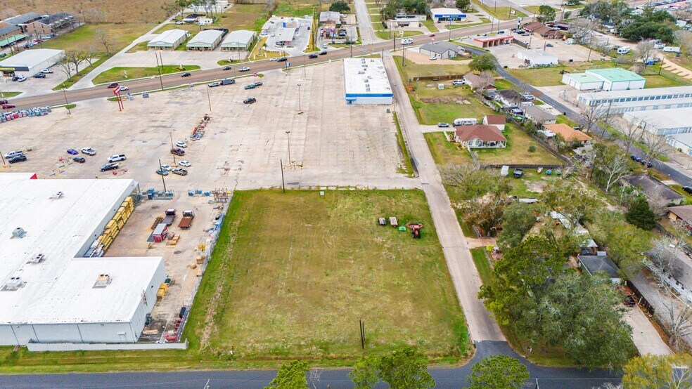 More Photos Of 1602 N Mechanic St, El Campo Land For Lease