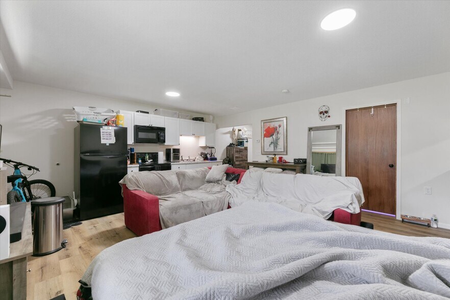 More Photos Of 23 Neptune St N, Cosmos Apartments For Sale