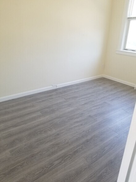 More Photos Of 87-89 City Island Ave, Bronx Apartments For Sale