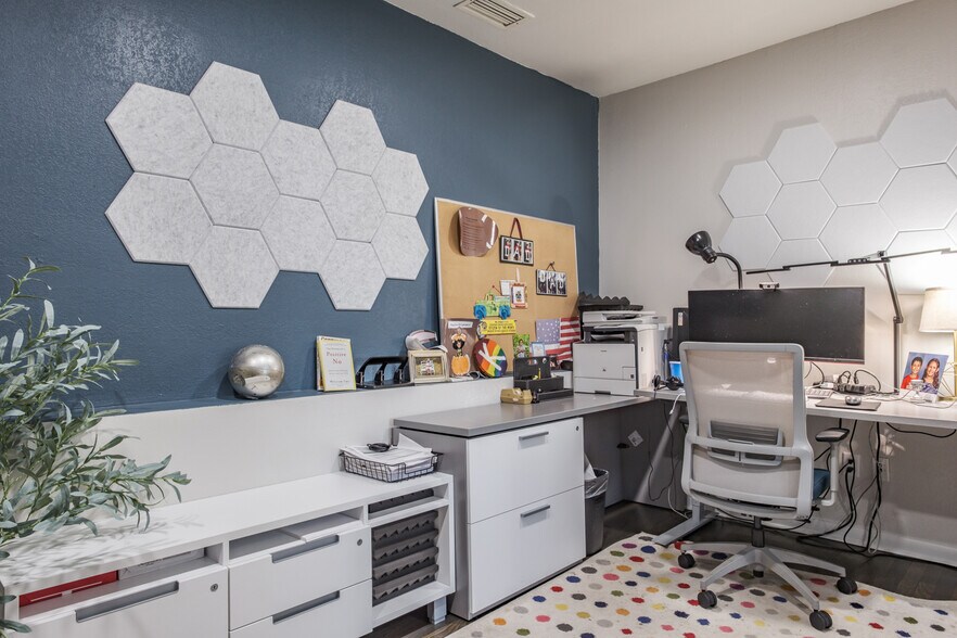 More Photos Of 3848 Central Ave, Saint Petersburg Office For Lease