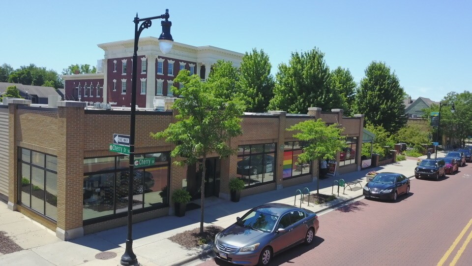 More Photos Of 924 Cherry St SE, Grand Rapids Storefront Retail Office For Lease