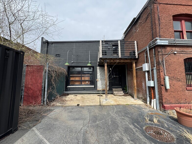 More Photos Of 414 Northampton St, Easton Restaurant For Lease
