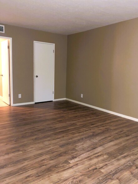 More Photos Of 619 E Ridgecrest Blvd, Ridgecrest Apartments For Sale