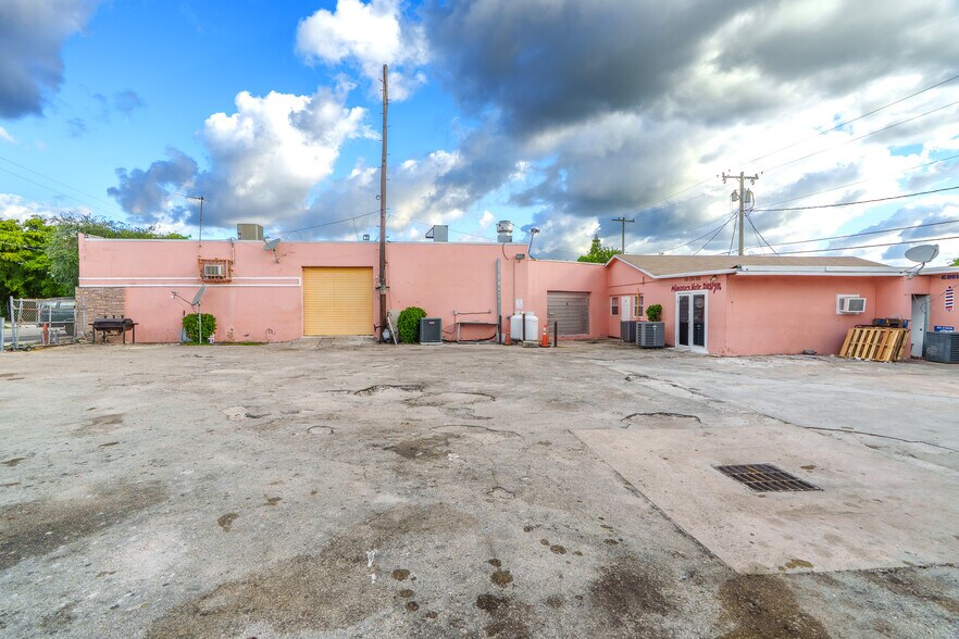 More Photos Of 341 SE 2nd Ave, Delray Beach Restaurant For Sale