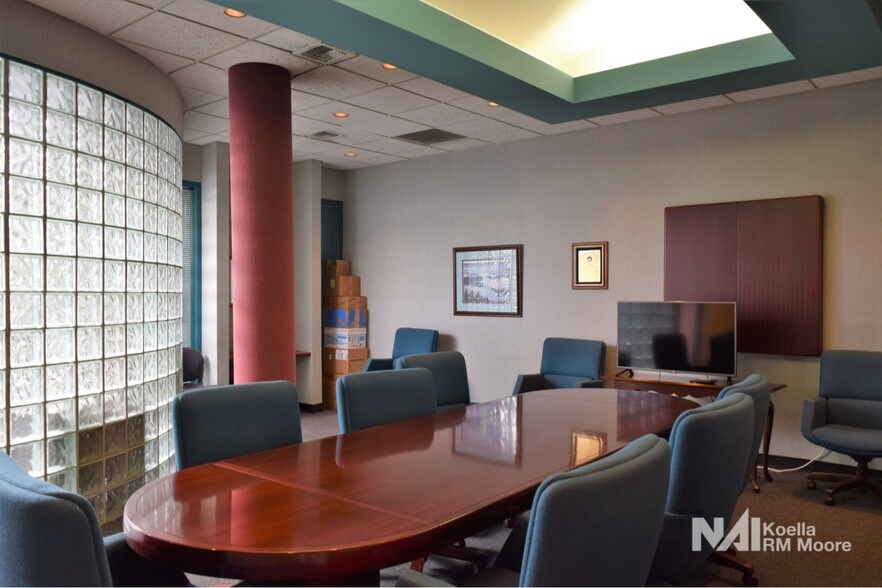 More Photos Of 255 N Peters Rd, Knoxville Office For Lease