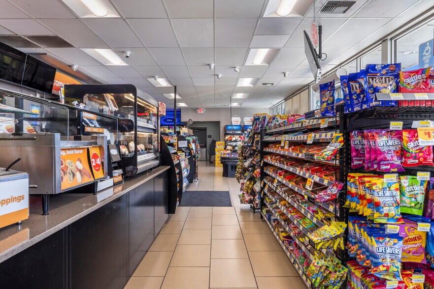More Photos Of 2115 W Yosemite Ave, Manteca General Retail For Sale