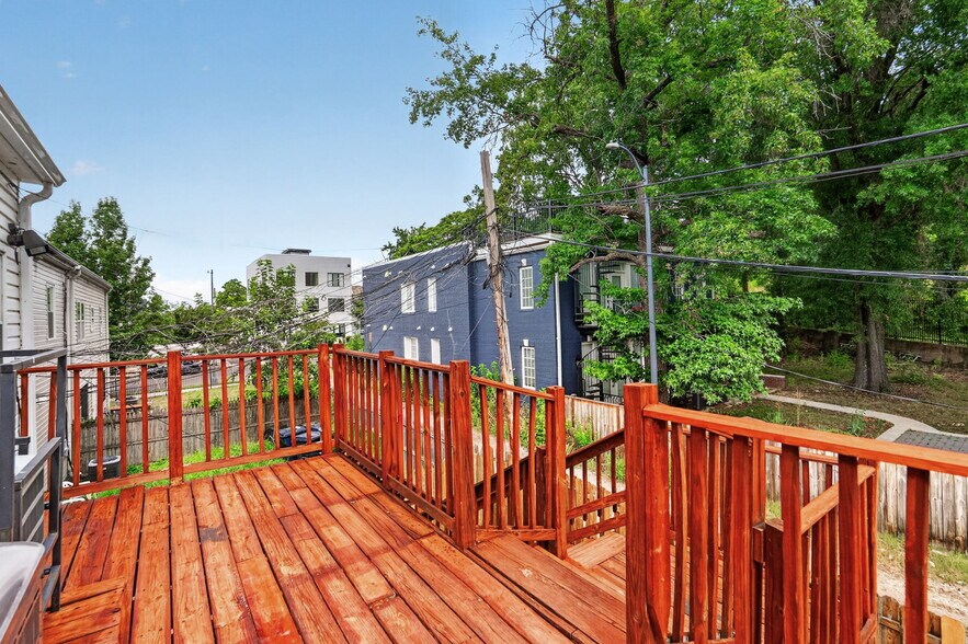 More Photos Of 1908 M St NE, Washington Apartments For Sale