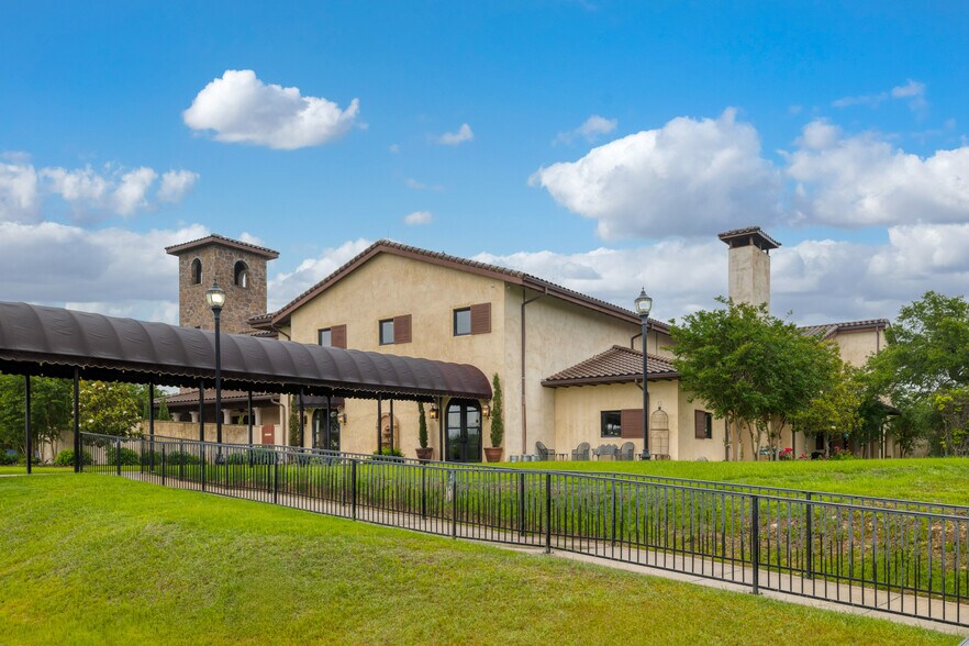 More Photos Of 2550 Bell Springs Rd, Dripping Springs Lodge Meeting Hall For Sale