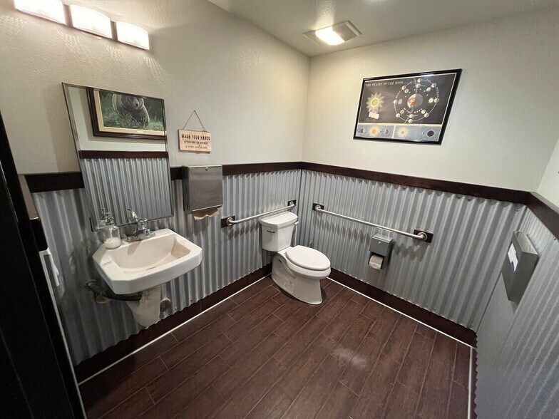 More Photos Of 3340 Ramada Dr, Paso Robles Distribution For Lease