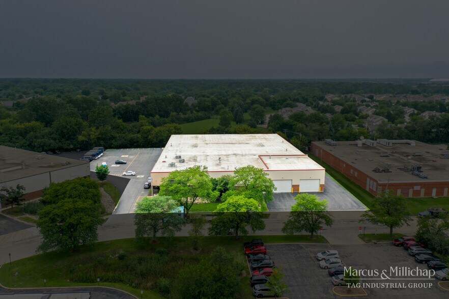 More Photos Of 1870 Elmdale Ave, Glenview Warehouse For Sale