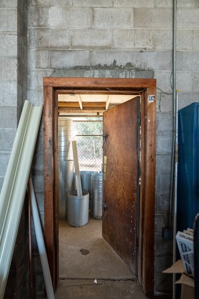 More Photos Of 2579 Atwater Blvd, Atwater Freestanding For Sale