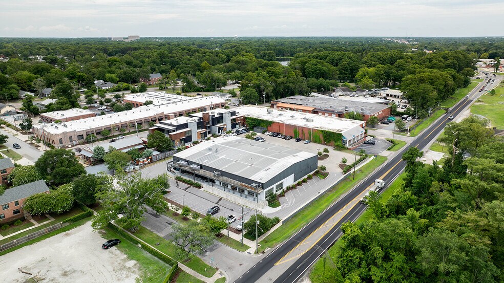 More Photos Of 110 Greenfield St, Wilmington General Retail For Sale