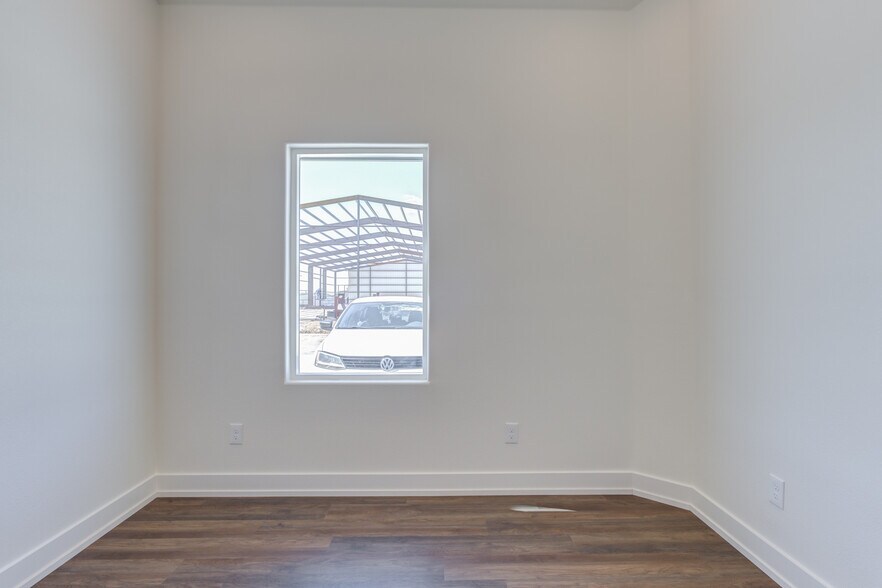 More Photos Of 11419 CR 2220, Lubbock Warehouse For Sale