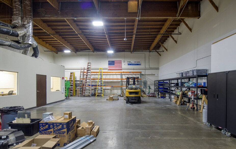 More Photos Of 16 Light Sky Ct, Sacramento Warehouse For Sale