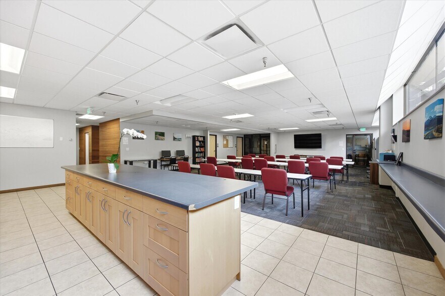 More Photos Of 2450 E Fort Union Blvd, Cottonwood Heights Office For Sale