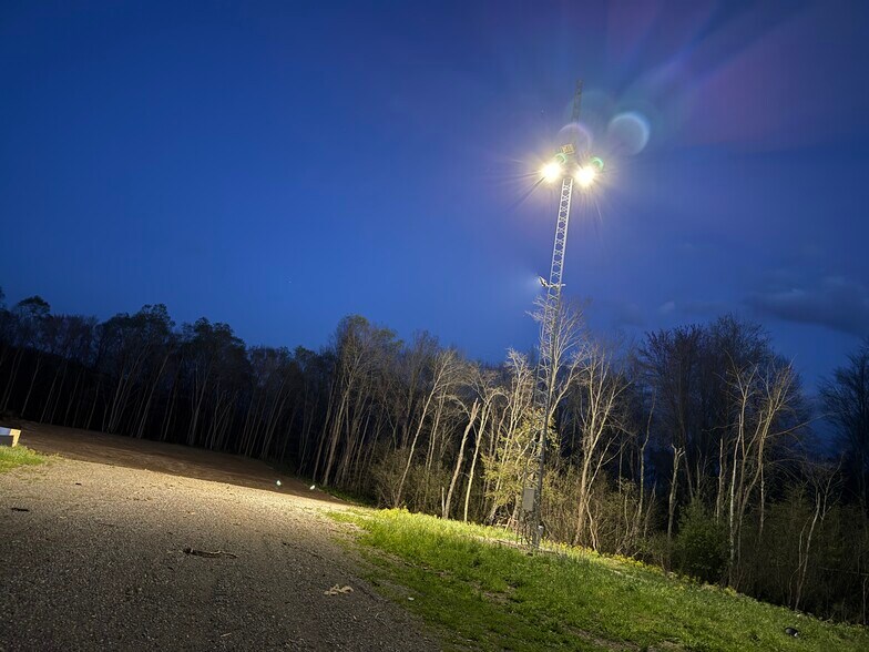 More Photos Of 4881 Pittsburgh Rd, Harrisville Light Distribution For Sale
