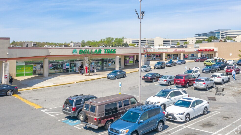 Primary Photo Of 4600-4660 W Northern Pky, Baltimore Unknown For Lease
