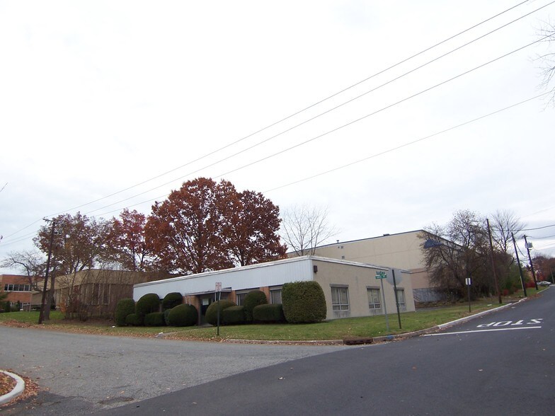 More Photos Of 75 Carver Ave, Westwood Light Manufacturing For Sale