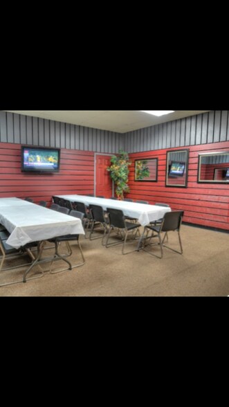 More Photos Of 3490 12 Mile Rd, Berkley General Retail For Sale