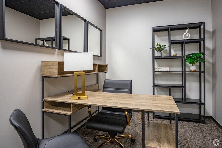 More Photos Of 24 Greenway Plz, Houston Office For Lease