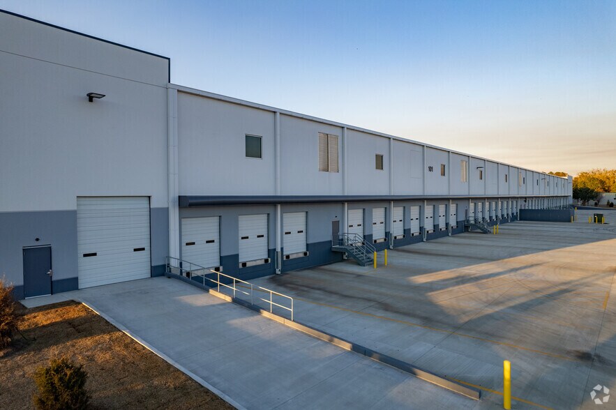 More Photos Of 101 Westside Blvd, Pooler Distribution For Lease