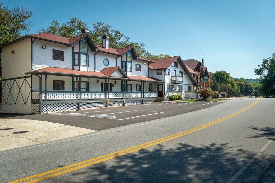 More Photos Of 892 Edelweiss Strasse, Helen Hotel For Sale