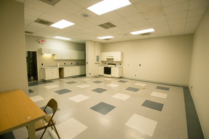 More Photos Of 1330 N Park St, Carrollton Medical For Sale