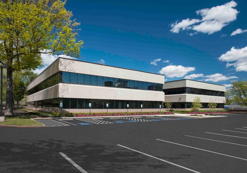 More Photos Of 455 Pennsylvania Ave, Fort Washington Office For Lease