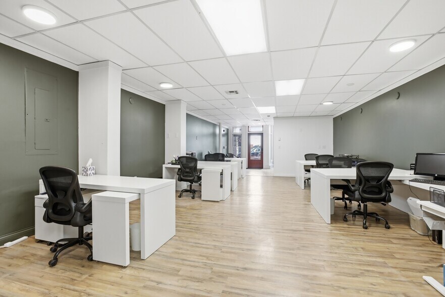 More Photos Of 49 Main St, Amesbury Office For Sale