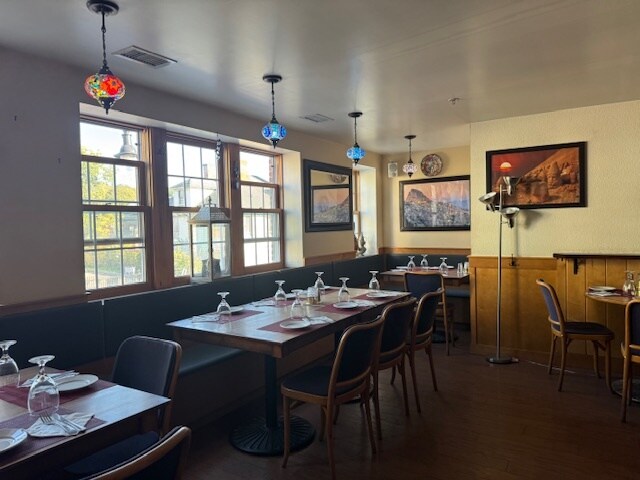 More Photos Of 175-177 Church St, Burlington Freestanding For Lease