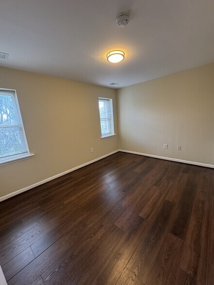 More Photos Of 3130 Buena Vista Ter SE, Washington Apartments For Sale
