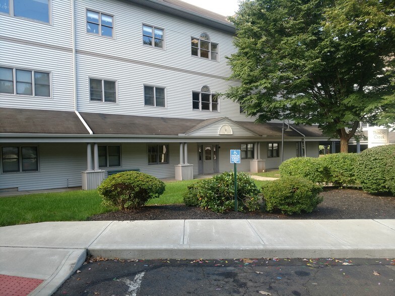More Photos Of 420 E Main St, Branford Medical For Sale