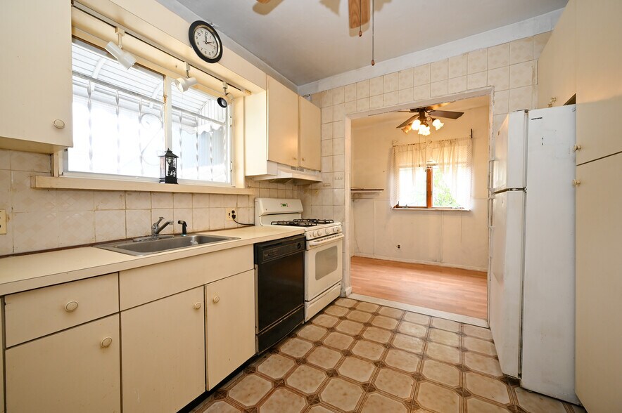 More Photos Of 1163 Sheepshead Bay Rd, Brooklyn Multifamily For Sale
