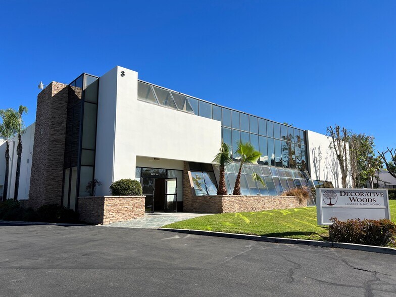 Primary Photo Of 3 Oldfield, Irvine Warehouse For Lease