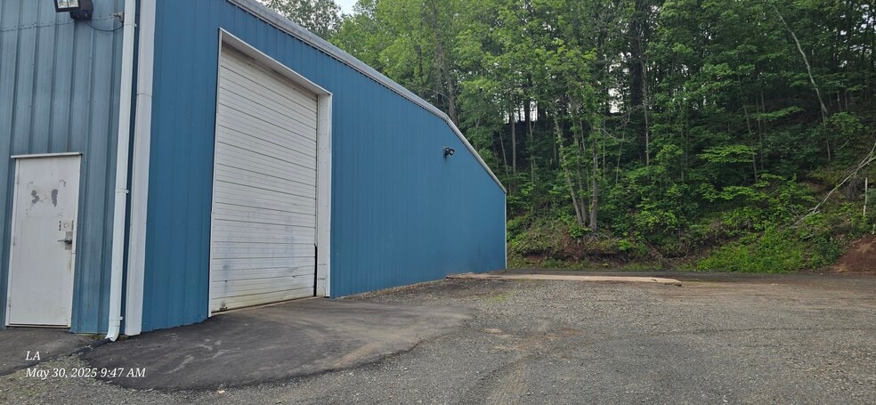 More Photos Of 493 Old Turnpike Rd, Plantsville Self Storage For Lease
