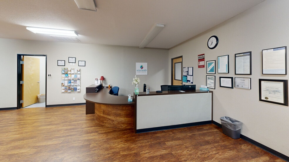 More Photos Of 60 W Sunbridge Dr, Fayetteville Office For Lease