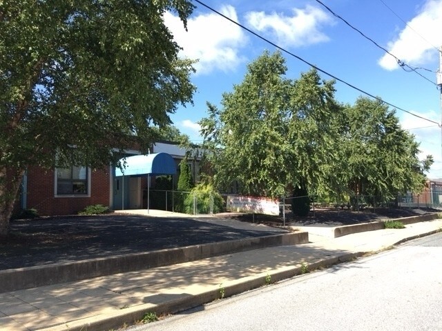 More Photos Of 2201 W 2nd St, Wilmington Schools For Sale