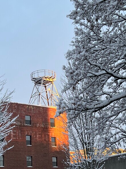 More Photos Of 1231 NW Hoyt St, Portland Loft Creative Space For Lease