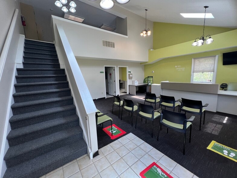 More Photos Of 1609 Woodbourne Rd, Levittown Medical For Sale