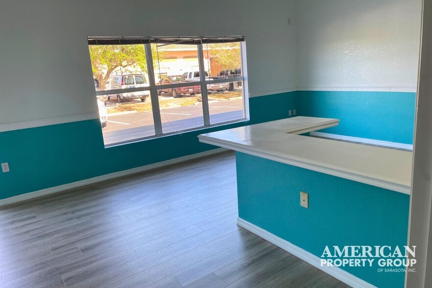 More Photos Of 19800 Veterans Blvd, Port Charlotte Warehouse For Sale