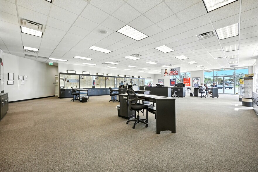 More Photos Of 9480 Arlington Expy, Jacksonville Freestanding For Sale