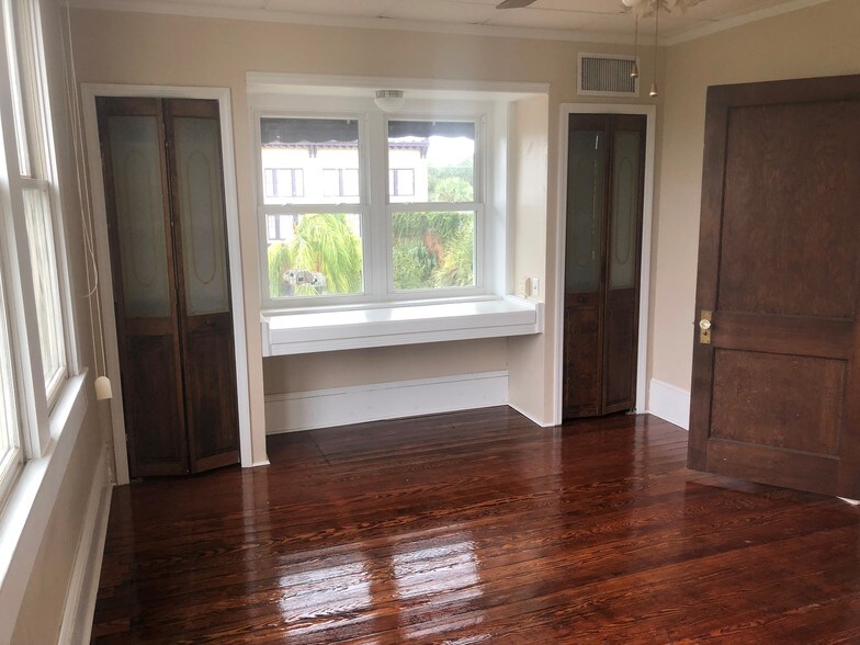 More Photos Of 15-17 E Magnolia Ave, Eustis Office For Lease