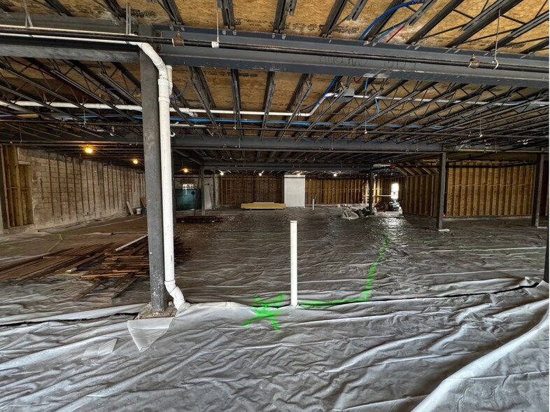 More Photos Of 210-216 Duval St, Key West General Retail For Lease