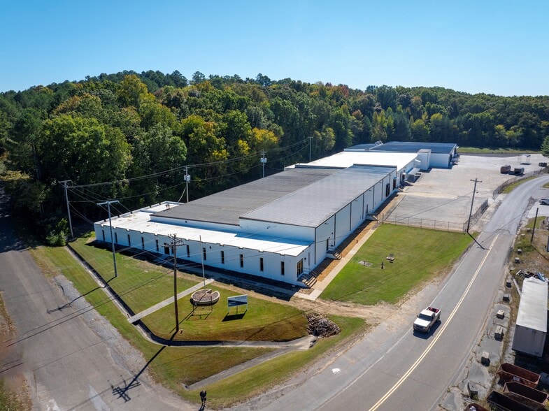 More Photos Of 1700 Overhead Bridge Rd NE, Cleveland Warehouse For Sale