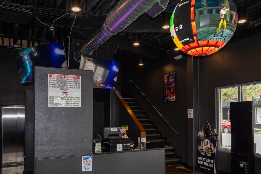 More Photos Of 326 N Chaparral St, Corpus Christi Freestanding For Lease