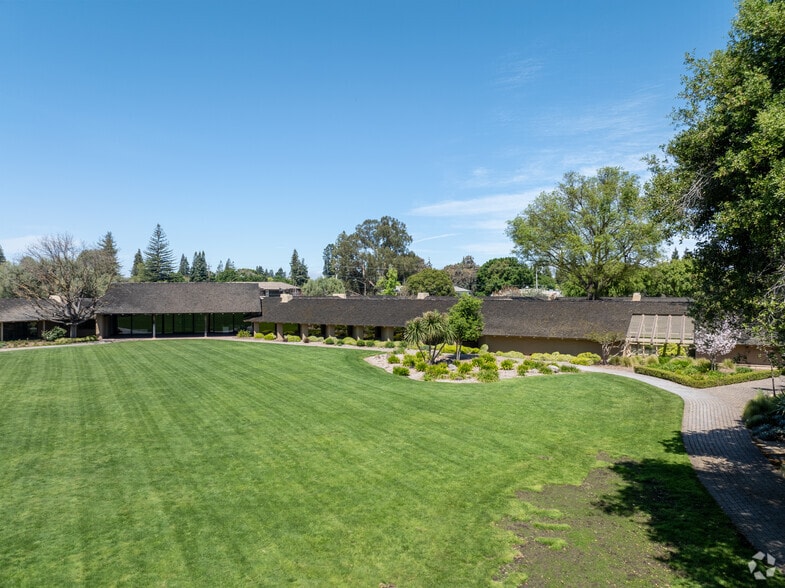 More Photos Of 80 Willow Rd, Menlo Park Office For Lease