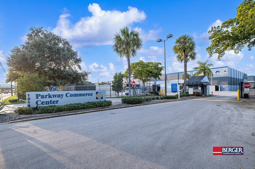 More Photos Of 1919 NW 19th St, Fort Lauderdale Warehouse For Lease