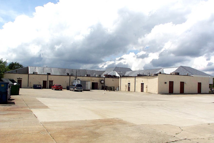 More Photos Of 1145-1157 Pearl Rd, Brunswick General Retail For Lease